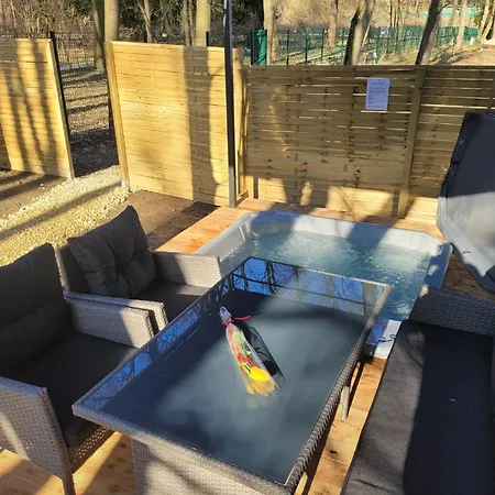 Parkcity Z Jacuzzi W Parku Slaskim *